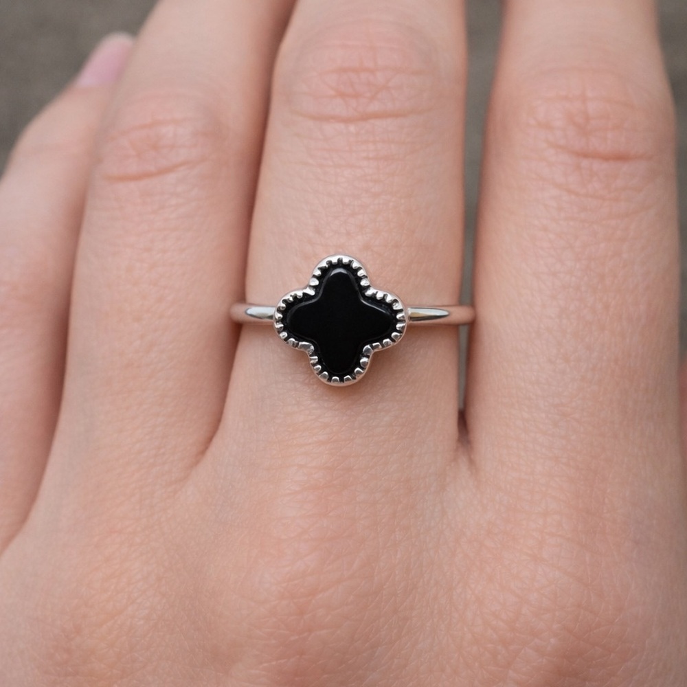Sterling silverr 4 leaf clover ring